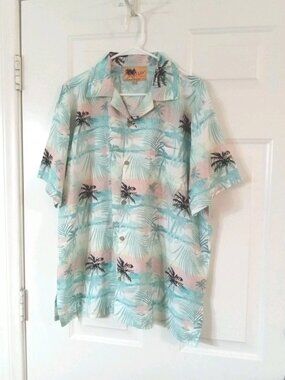 In Gear Men's XL Button Up Hawaiian Shirt Floral Palm Trees Lightweight